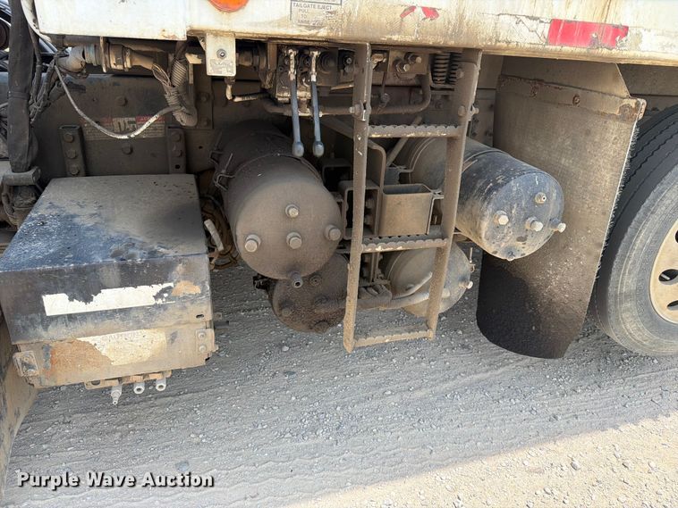 image for item FN2521 2009 Autocar WX refuse truck