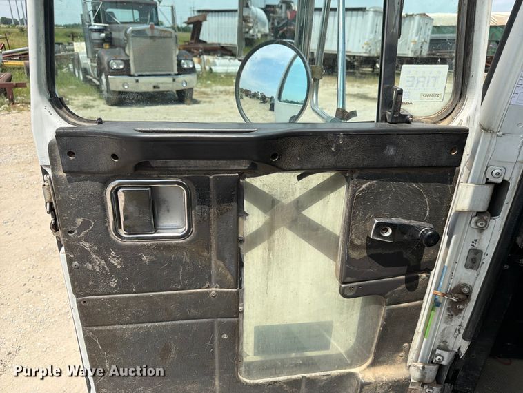 image for item FN2521 2009 Autocar WX refuse truck