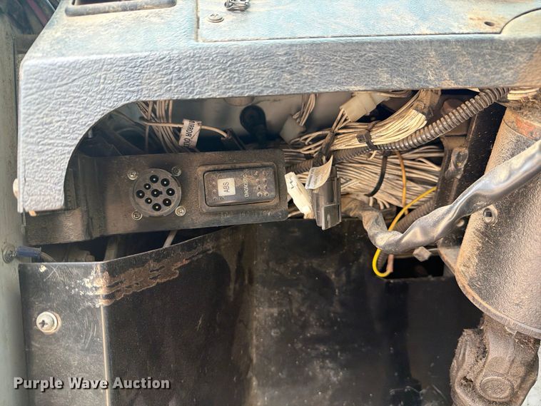 image for item FN2521 2009 Autocar WX refuse truck