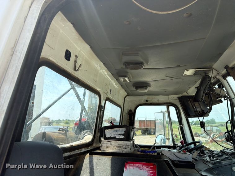 image for item FN2521 2009 Autocar WX refuse truck