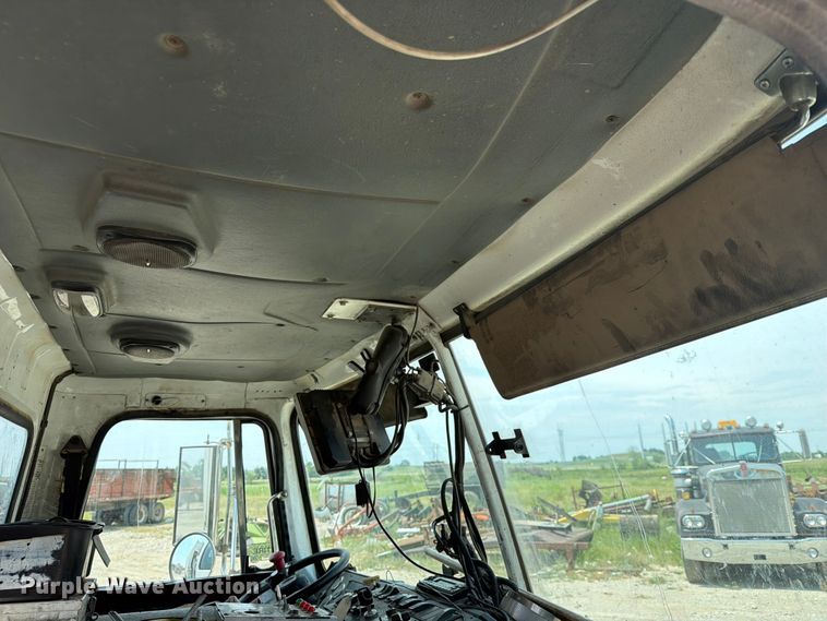 image for item FN2521 2009 Autocar WX refuse truck