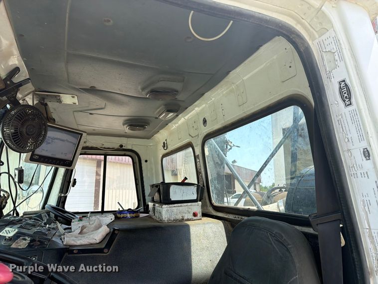 image for item FN2521 2009 Autocar WX refuse truck