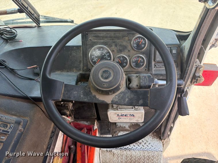 image for item FN2521 2009 Autocar WX refuse truck