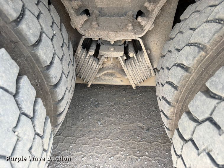 image for item FN2521 2009 Autocar WX refuse truck