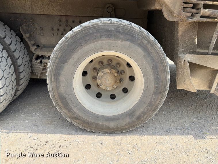image for item FN2521 2009 Autocar WX refuse truck