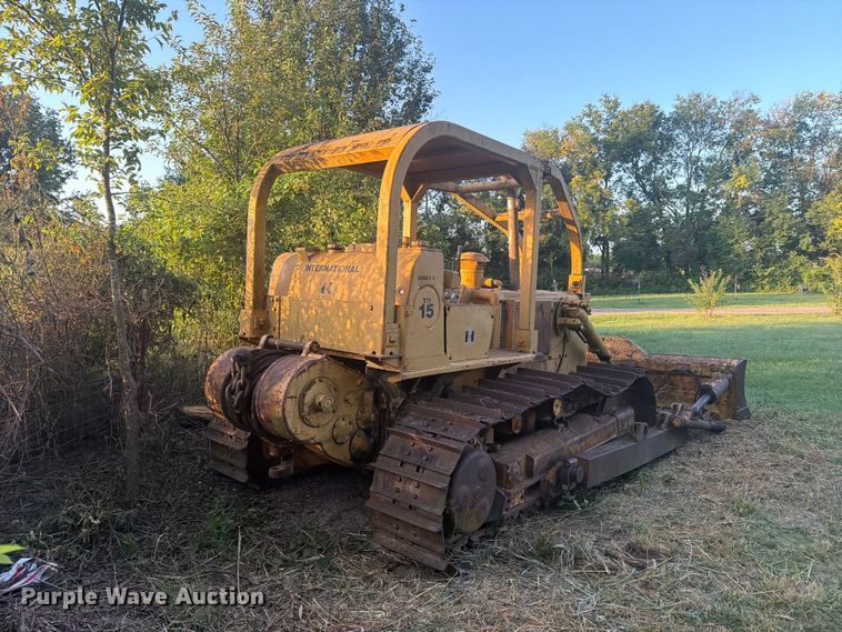 image for item FN2523 International TD15C dozer