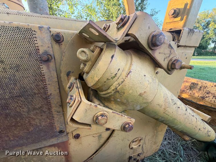 image for item FN2523 International TD15C dozer