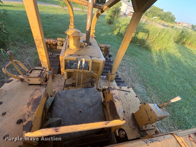 image for item FN2523 International TD15C dozer