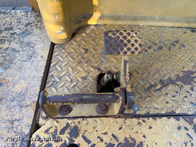 image for item FN2523 International TD15C dozer