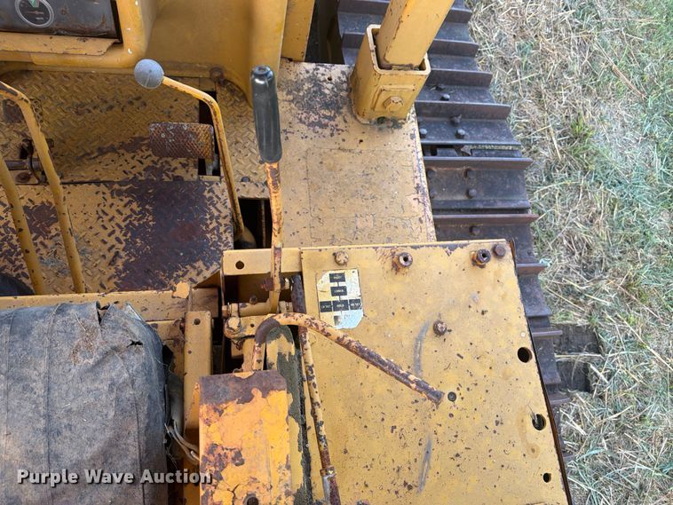 image for item FN2523 International TD15C dozer