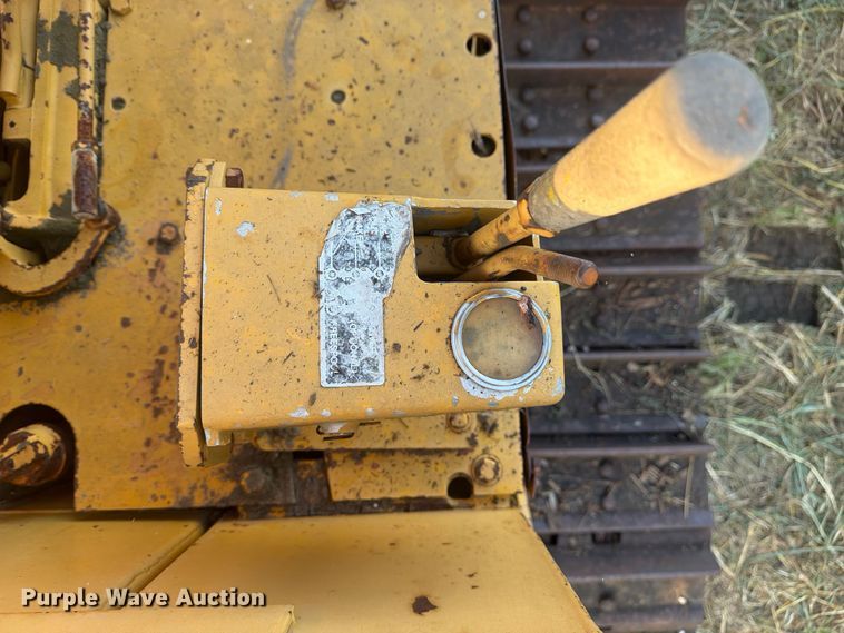image for item FN2523 International TD15C dozer
