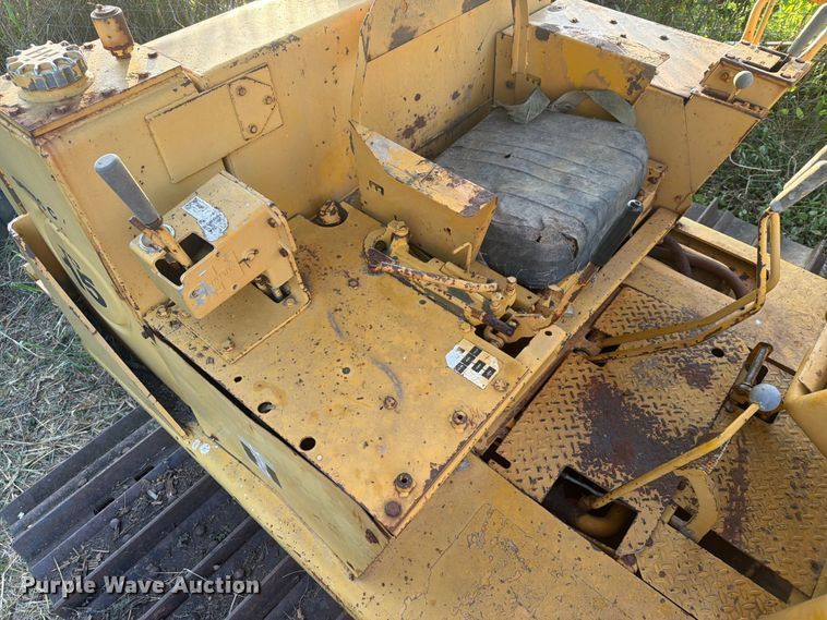 image for item FN2523 International TD15C dozer