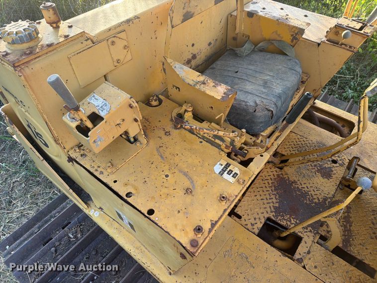 image for item FN2523 International TD15C dozer