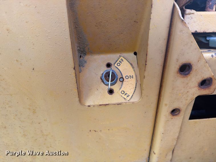 image for item FN2523 International TD15C dozer