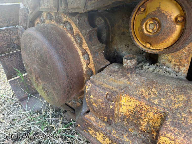 image for item FN2523 International TD15C dozer