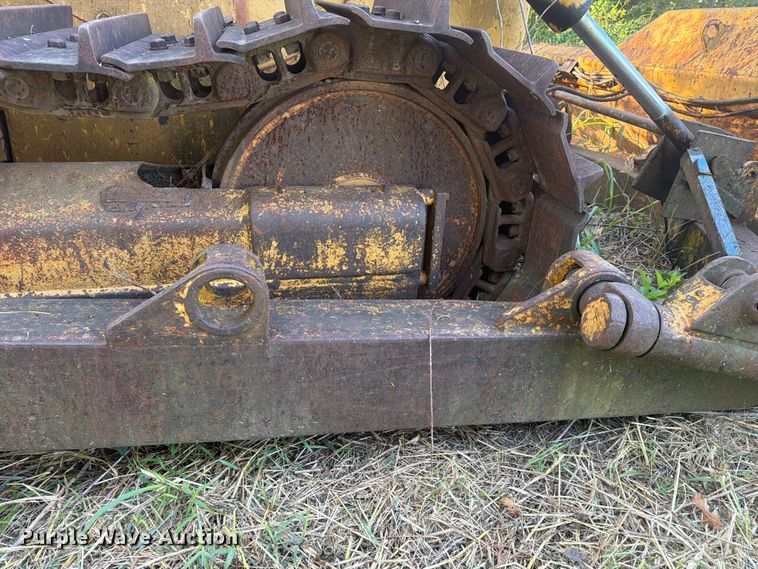 image for item FN2523 International TD15C dozer