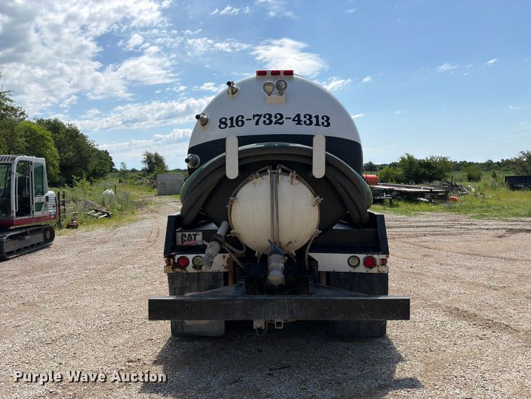 image for item FN5754 1996 Ford LTA9000 vacuum truck
