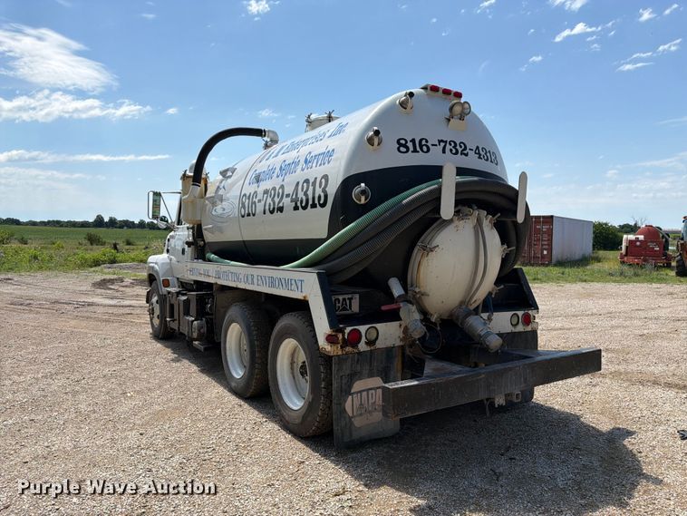 image for item FN5754 1996 Ford LTA9000 vacuum truck