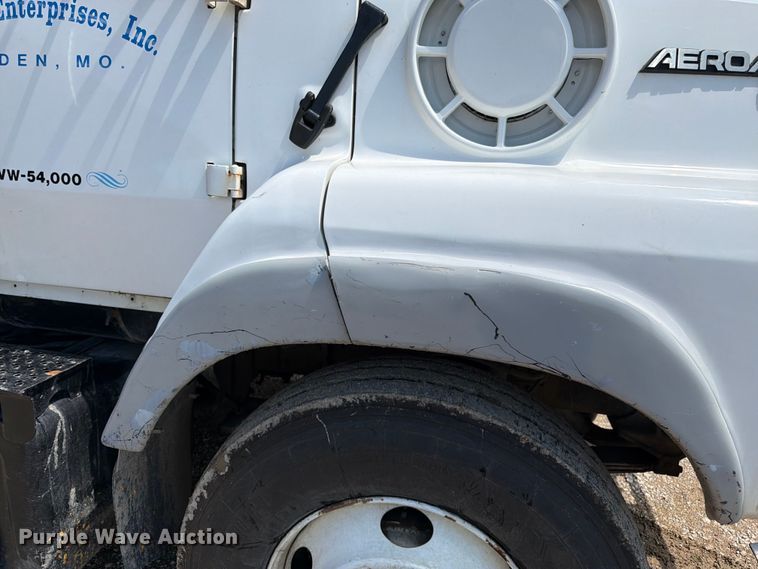 image for item FN5754 1996 Ford LTA9000 vacuum truck