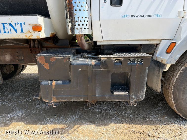 image for item FN5754 1996 Ford LTA9000 vacuum truck