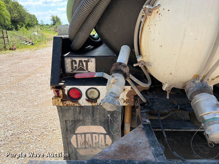 image for item FN5754 1996 Ford LTA9000 vacuum truck