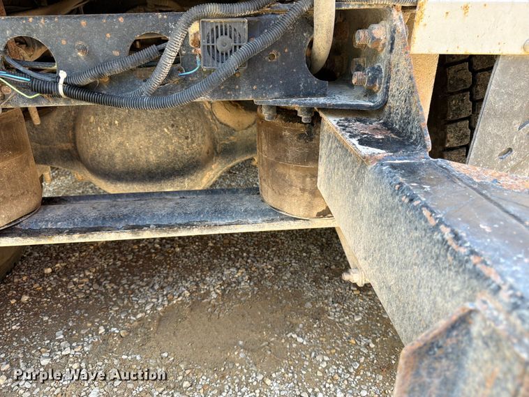 image for item FN5754 1996 Ford LTA9000 vacuum truck