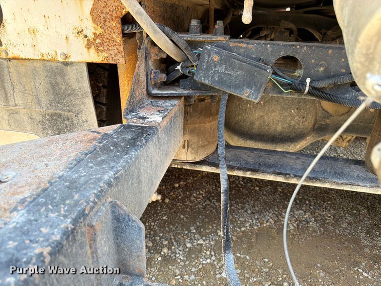 image for item FN5754 1996 Ford LTA9000 vacuum truck