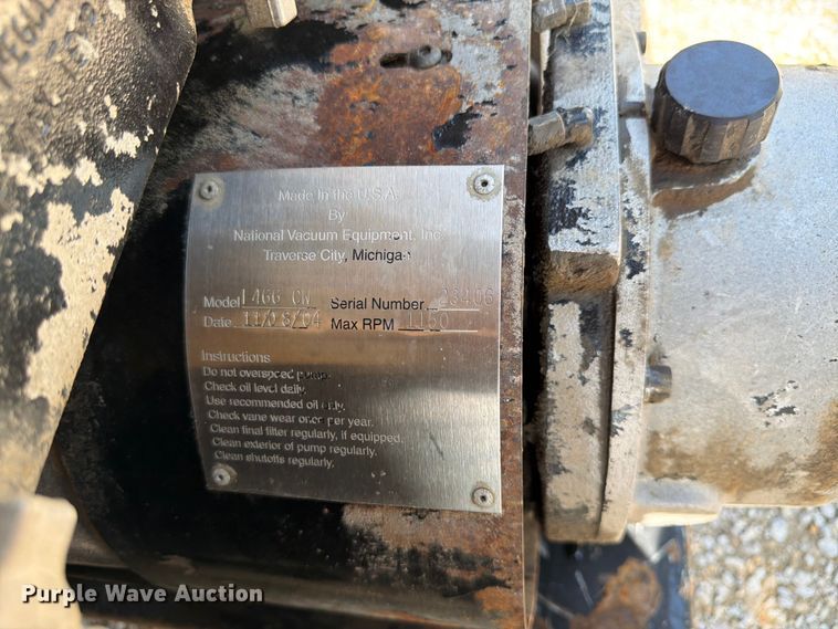 image for item FN5754 1996 Ford LTA9000 vacuum truck