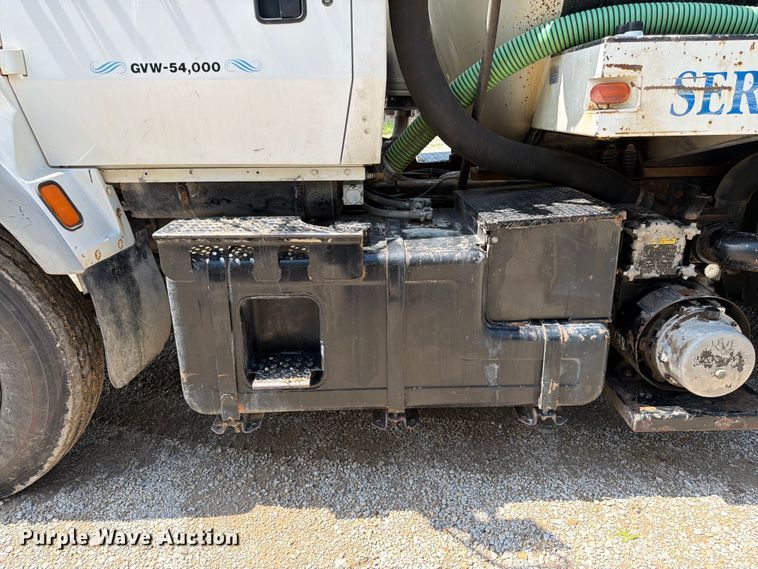 image for item FN5754 1996 Ford LTA9000 vacuum truck