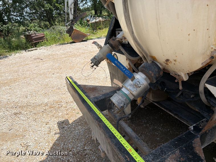 image for item FN5754 1996 Ford LTA9000 vacuum truck