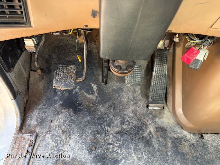 image for item FN5754 1996 Ford LTA9000 vacuum truck