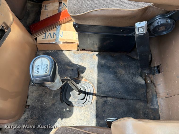 image for item FN5754 1996 Ford LTA9000 vacuum truck