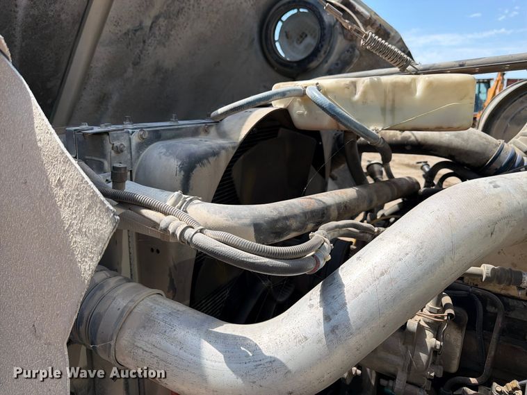 image for item FN5754 1996 Ford LTA9000 vacuum truck