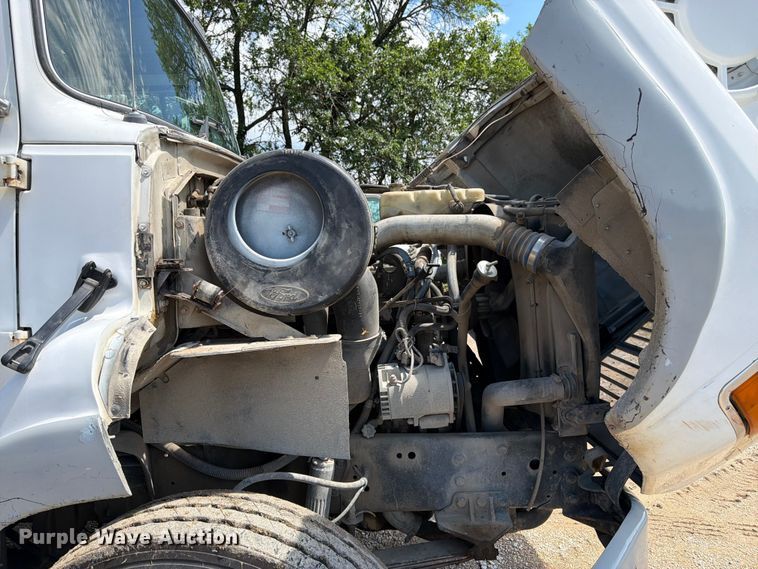 image for item FN5754 1996 Ford LTA9000 vacuum truck