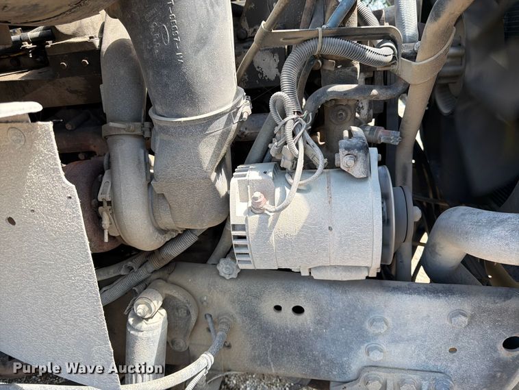 image for item FN5754 1996 Ford LTA9000 vacuum truck