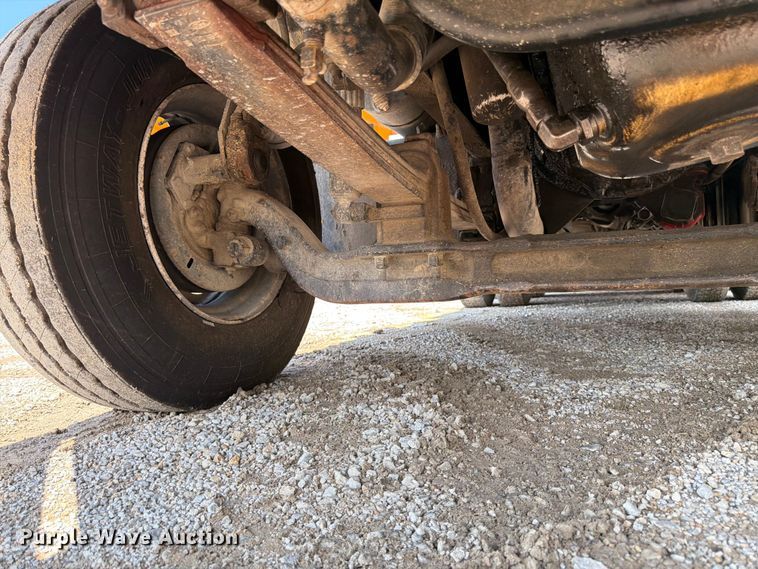 image for item FN5754 1996 Ford LTA9000 vacuum truck
