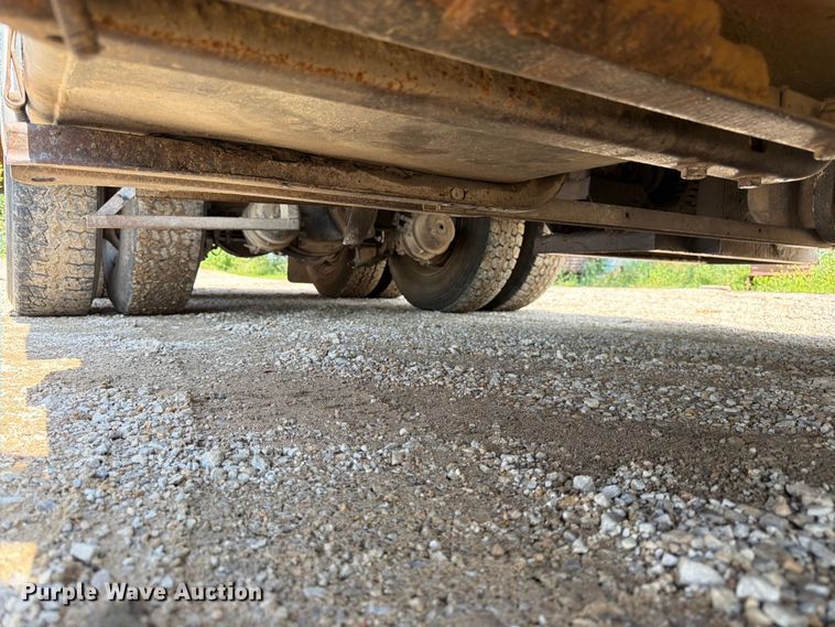 image for item FN5754 1996 Ford LTA9000 vacuum truck