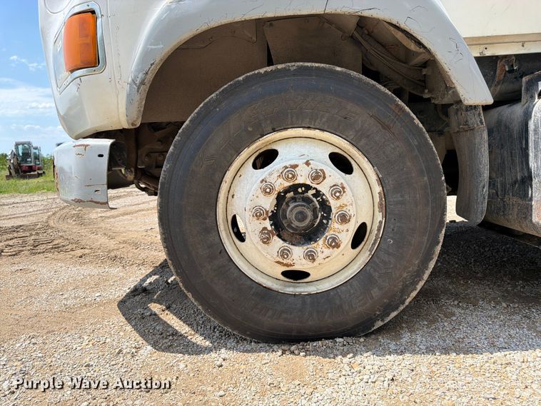 image for item FN5754 1996 Ford LTA9000 vacuum truck