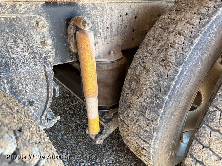 image for item FN5754 1996 Ford LTA9000 vacuum truck