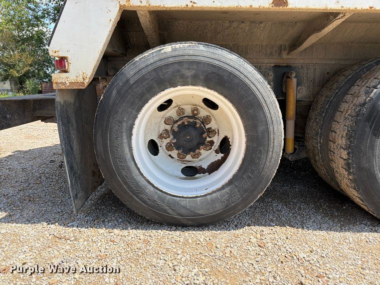 image for item FN5754 1996 Ford LTA9000 vacuum truck