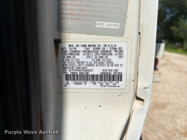 image for item FN5754 1996 Ford LTA9000 vacuum truck