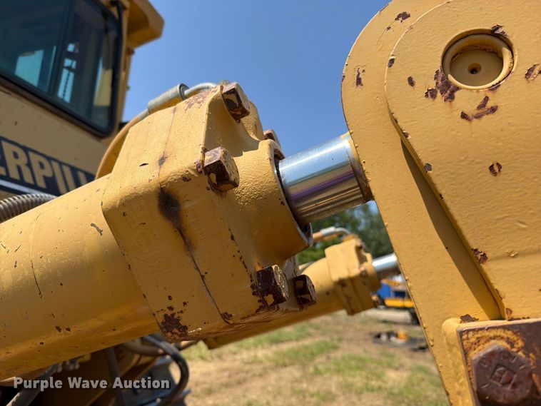 image for item FN5775 1995 Caterpillar D8N dozer