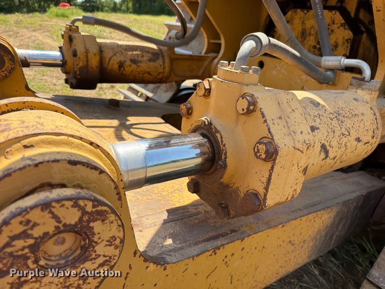 image for item FN5775 1995 Caterpillar D8N dozer