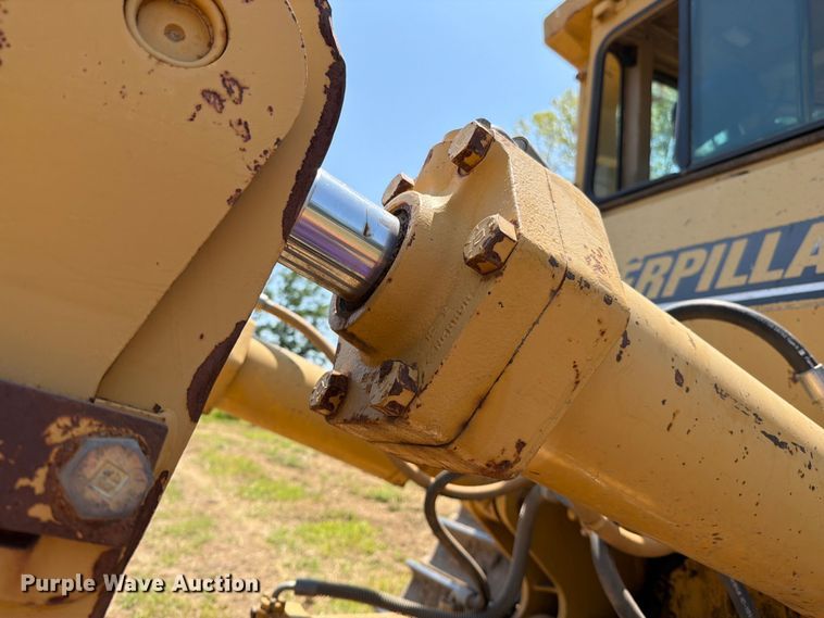 image for item FN5775 1995 Caterpillar D8N dozer
