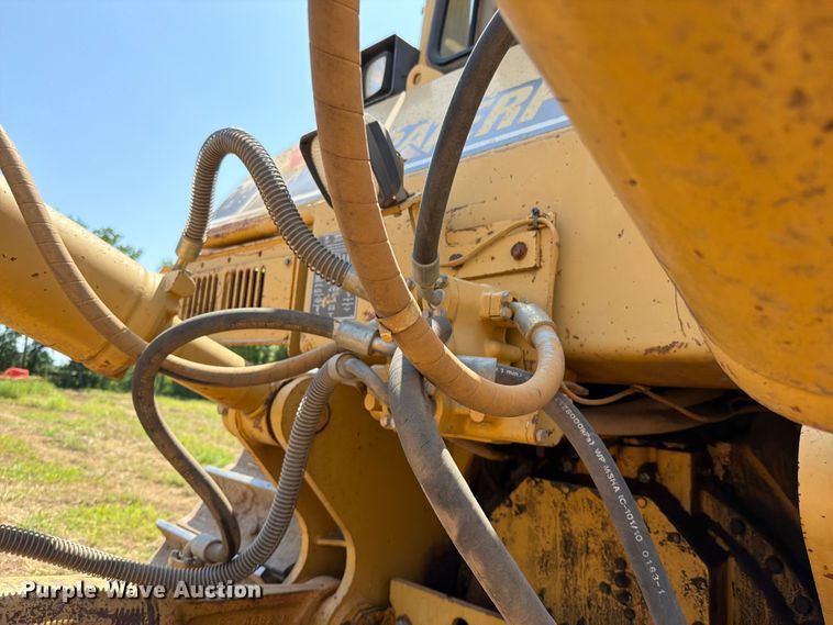 image for item FN5775 1995 Caterpillar D8N dozer