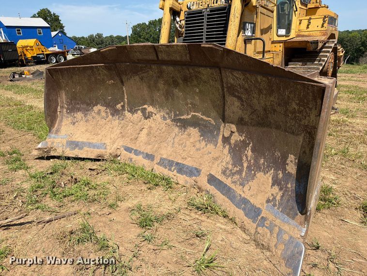 image for item FN5775 1995 Caterpillar D8N dozer