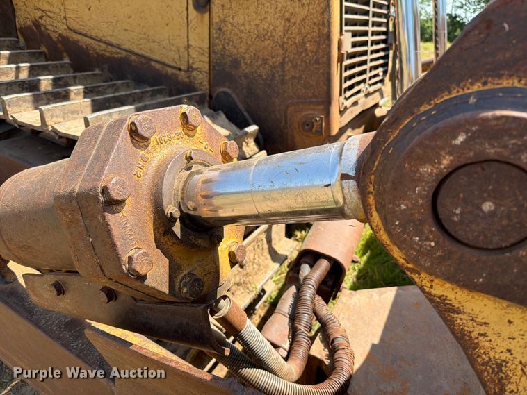 image for item FN5775 1995 Caterpillar D8N dozer