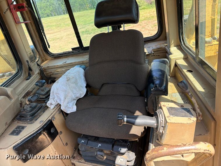 image for item FN5775 1995 Caterpillar D8N dozer