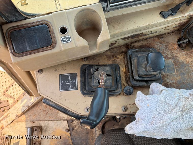image for item FN5775 1995 Caterpillar D8N dozer