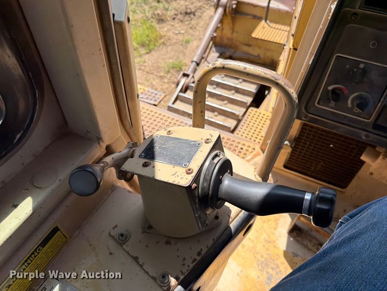 image for item FN5775 1995 Caterpillar D8N dozer